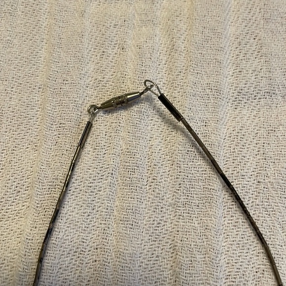 Necklace with bird pendant - Picture 4 of 4